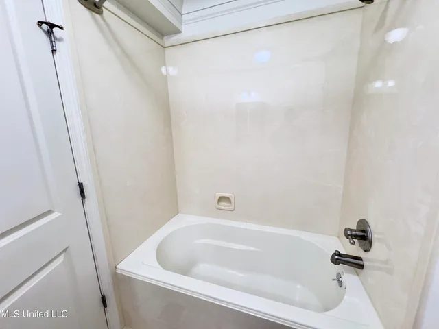 $1,400 | 308 East Pearl Street, Unit 907, Jackson, MS 39201