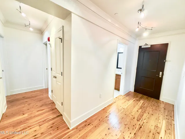 $1,400 | 308 East Pearl Street, Unit 907, Jackson, MS 39201