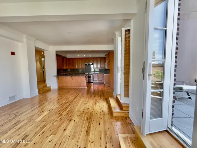 $1,400 | 308 East Pearl Street, Unit 907, Jackson, MS 39201