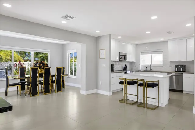 $1,000,000 | 1104 North 13th Terrace, Hollywood, FL 33019
