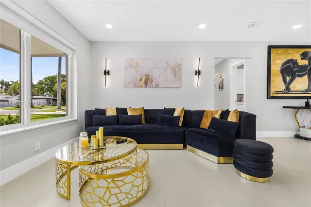 $1,000,000 | 1104 North 13th Terrace, Hollywood, FL 33019