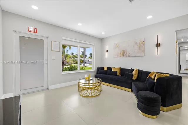 $1,000,000 | 1104 North 13th Terrace, Hollywood, FL 33019