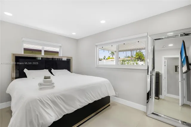 $1,000,000 | 1104 North 13th Terrace, Hollywood, FL 33019