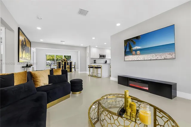 $1,000,000 | 1104 North 13th Terrace, Hollywood, FL 33019