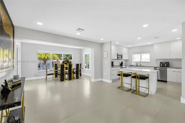 $1,000,000 | 1104 North 13th Terrace, Hollywood, FL 33019