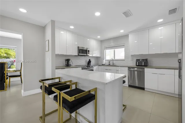 $1,000,000 | 1104 North 13th Terrace, Hollywood, FL 33019