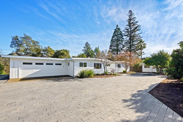 $3,550,000 | 716 University Avenue, Healdsburg, CA 95448