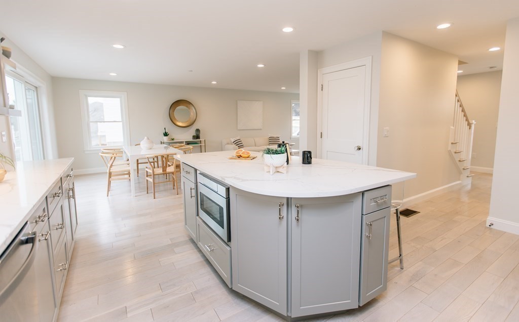 21 Woodlands Road Salem, MA 01970 - Photo 4 of 27 Gallery Image 4