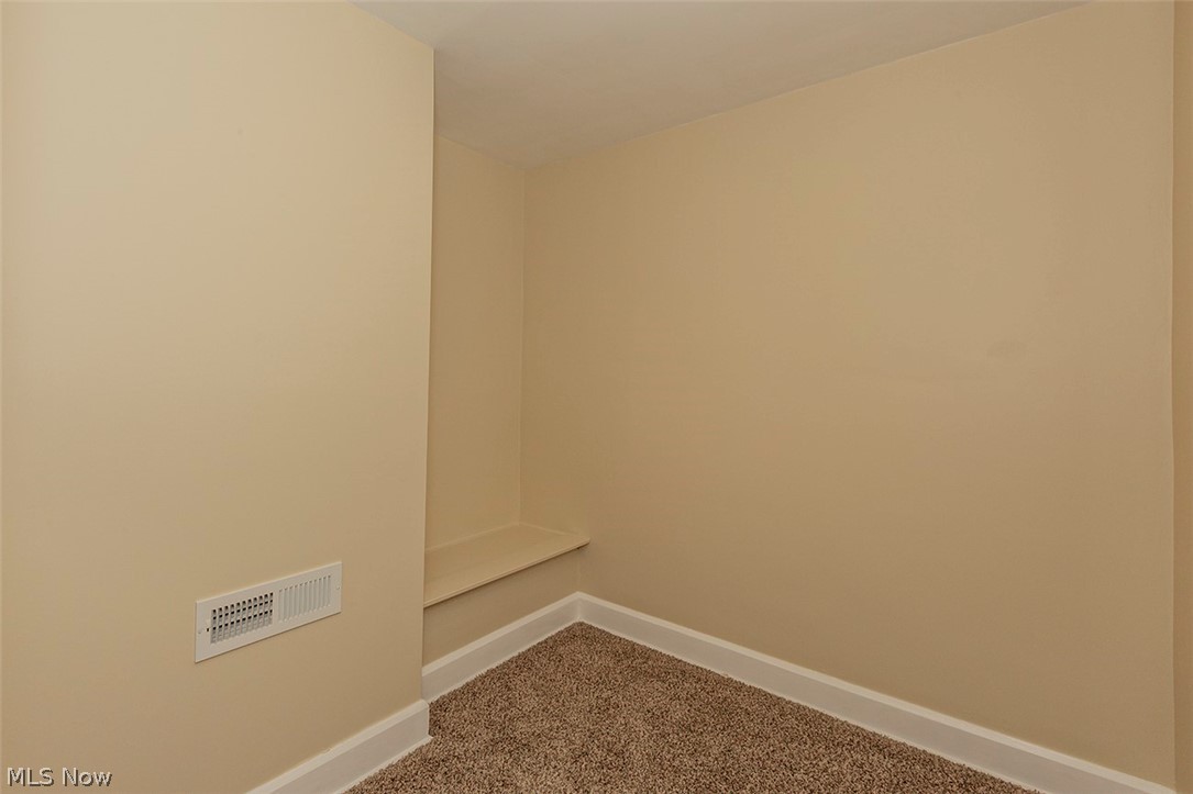1223 Roland Road Lyndhurst, OH 44124 - Photo 15 of 35