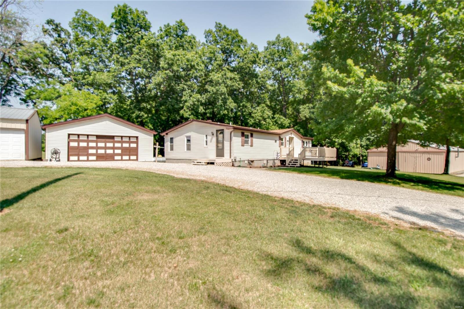 33294 Crystal Lake Road Jerseyville, IL 62052 - Photo 4 of 25