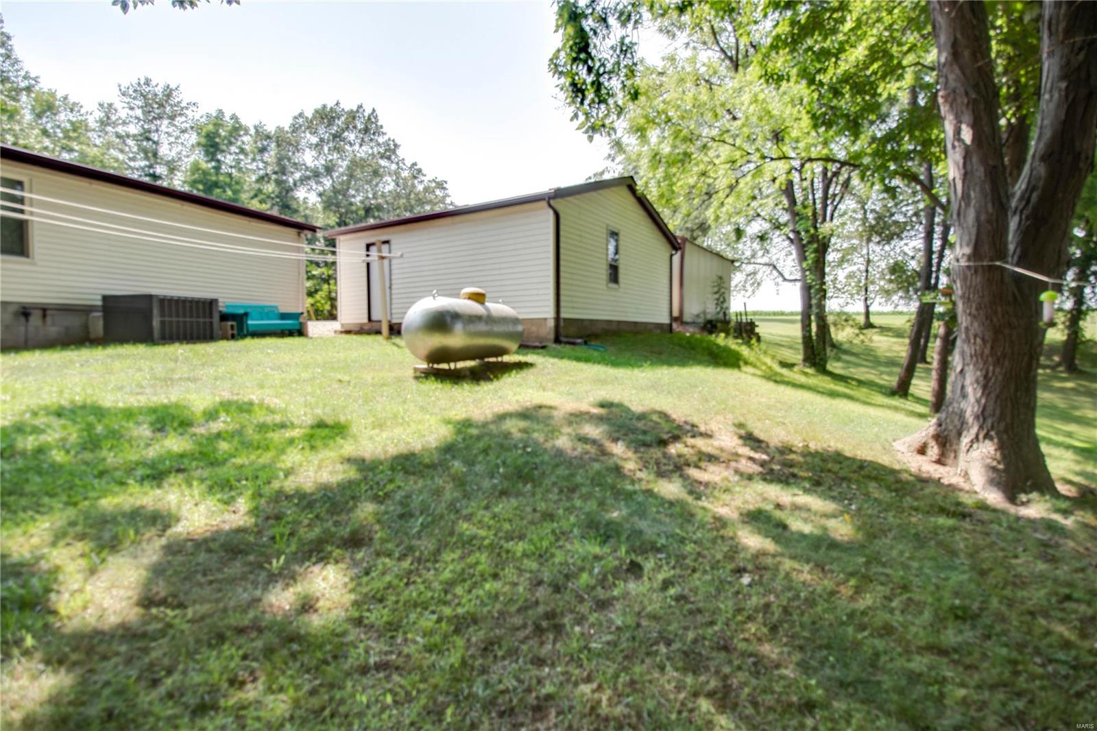 33294 Crystal Lake Road Jerseyville, IL 62052 - Photo 6 of 25