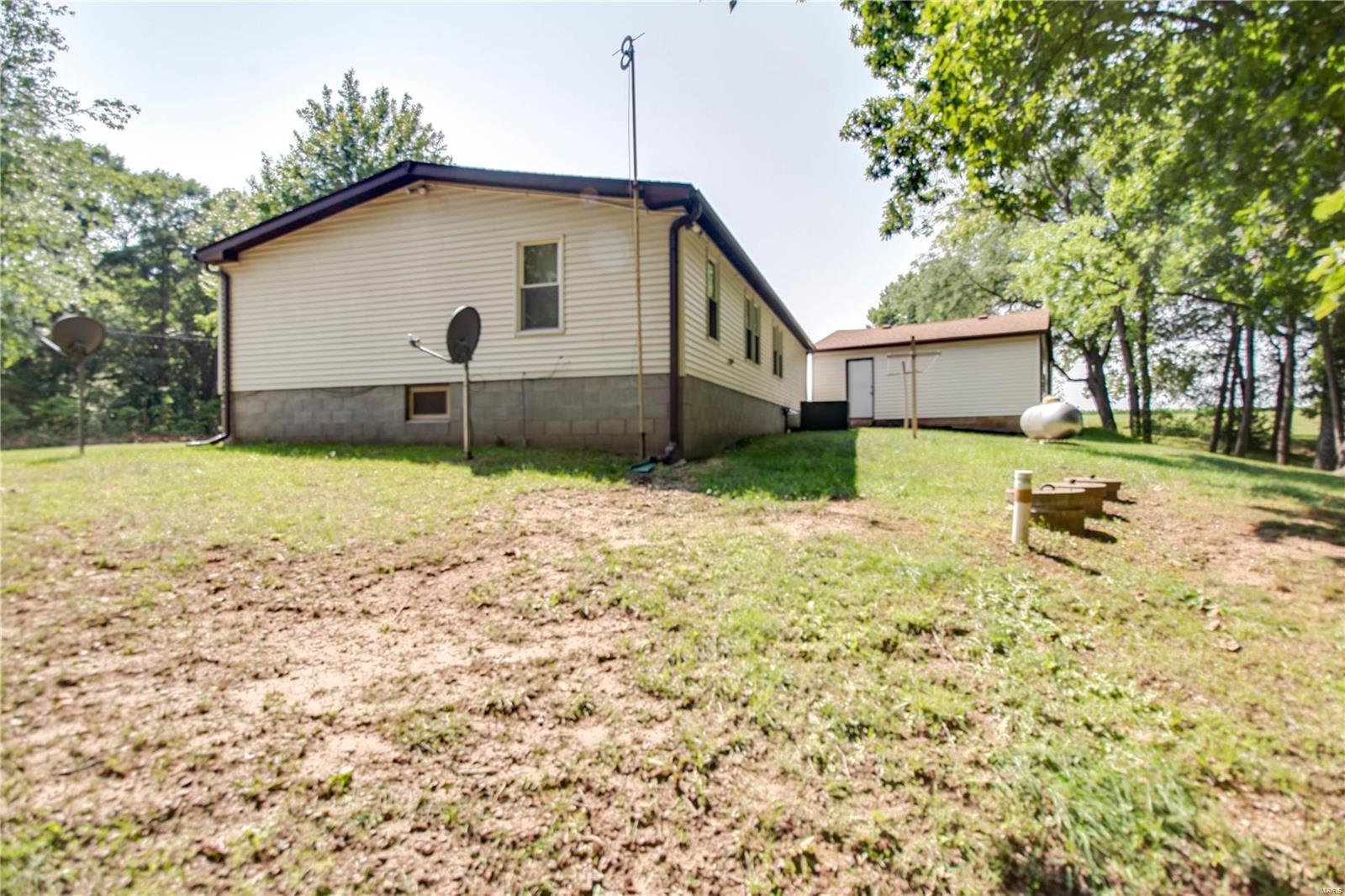 33294 Crystal Lake Road Jerseyville, IL 62052 - Photo 8 of 25