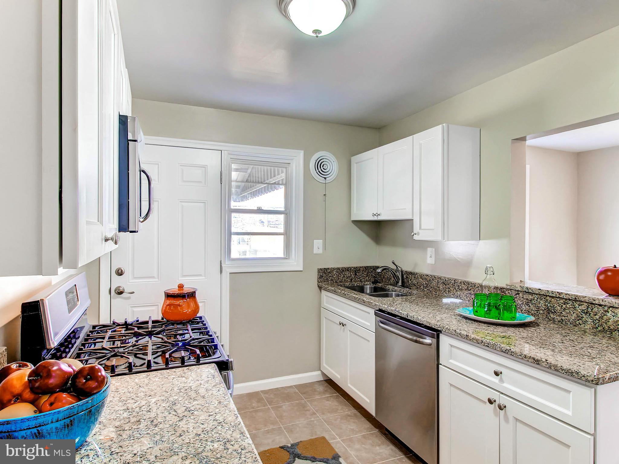 118 Garden Ridge Road Catonsville, MD 21228 - Photo 10 of 28 Kitchen