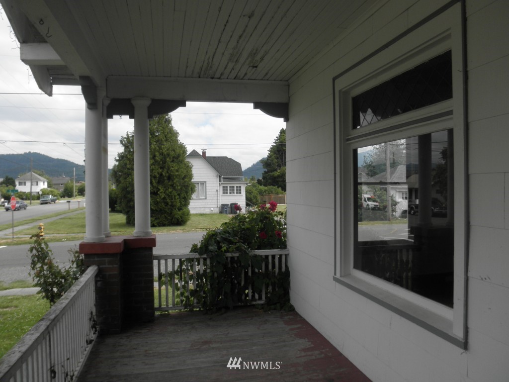 1077 Main Street Buckley, WA 98321 - Photo 5 of 10 Gallery Image 5