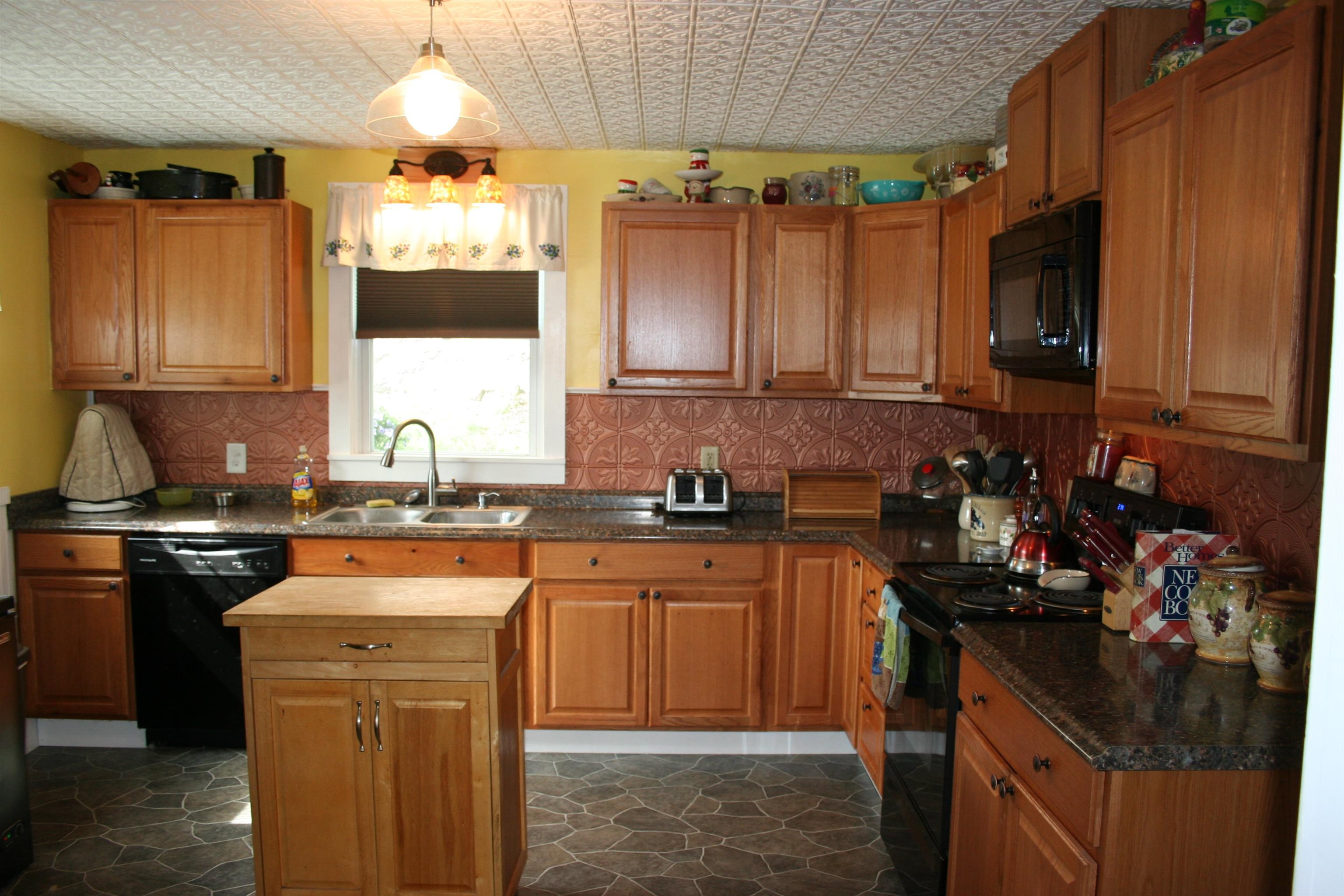 266 Madison Avenue Berlin, NH 03570 - Photo 9 of 23