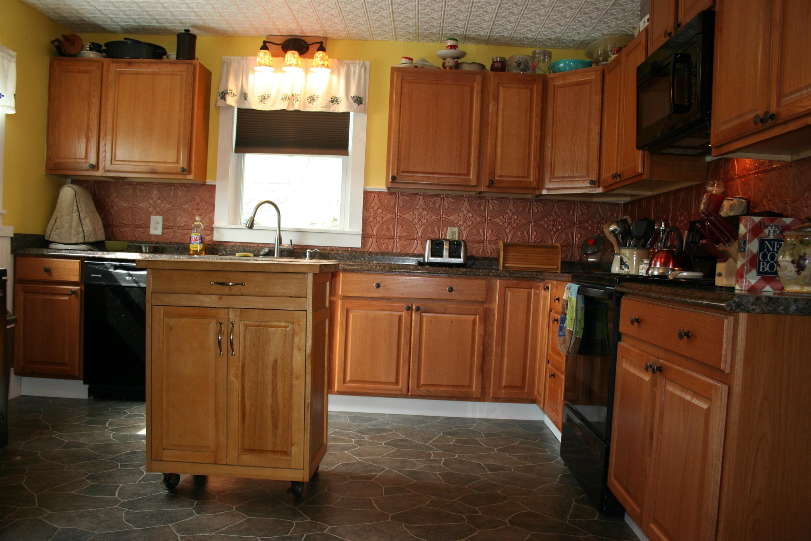 266 Madison Avenue Berlin, NH 03570 - Photo 10 of 23