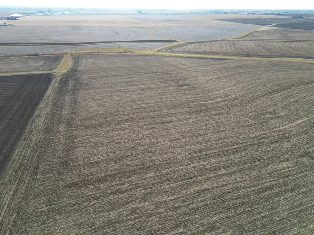 a view of floor to room