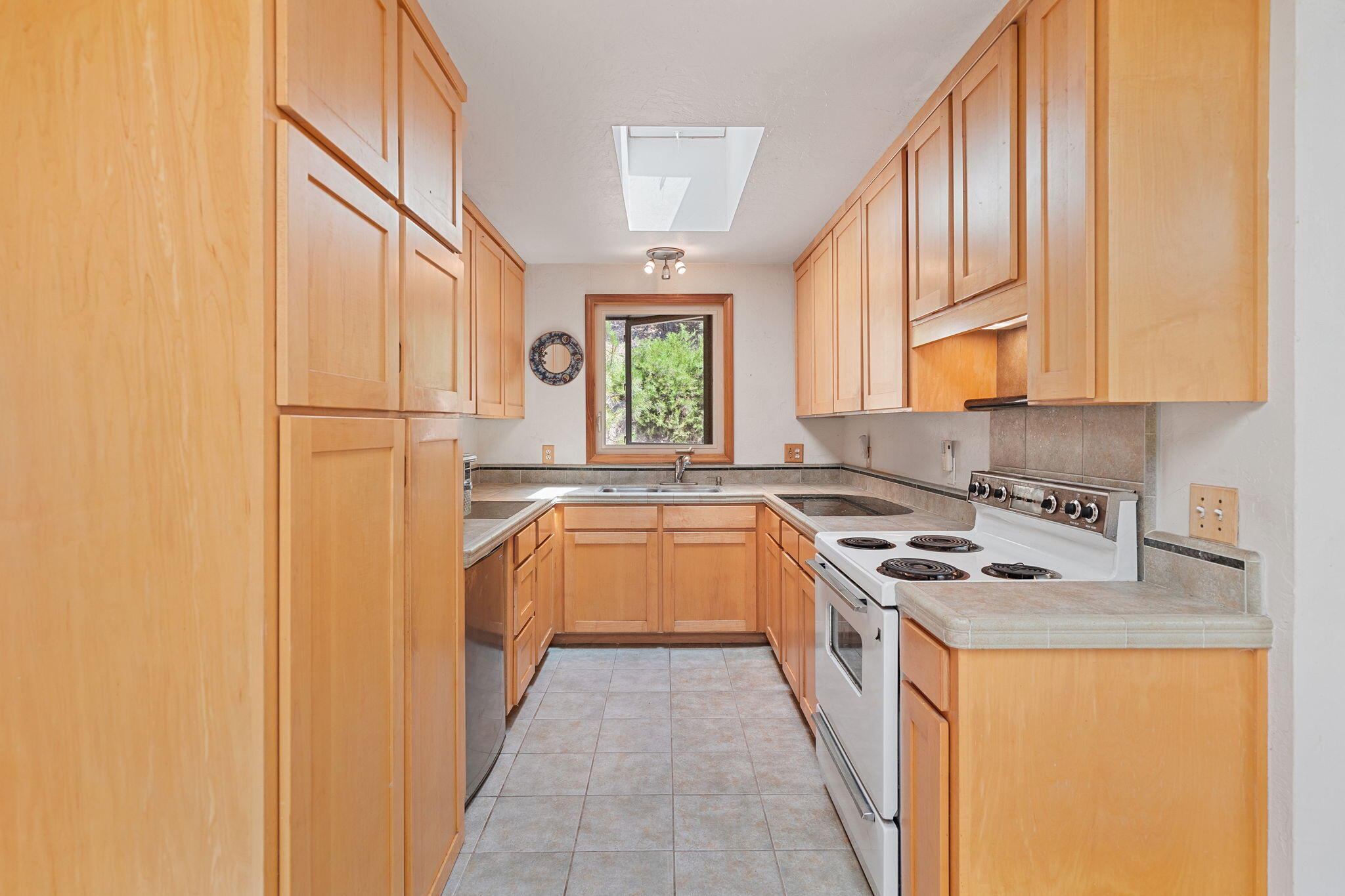 430 Kincaid Road Williams, OR 97544 - Photo 6 of 50 Kitchen