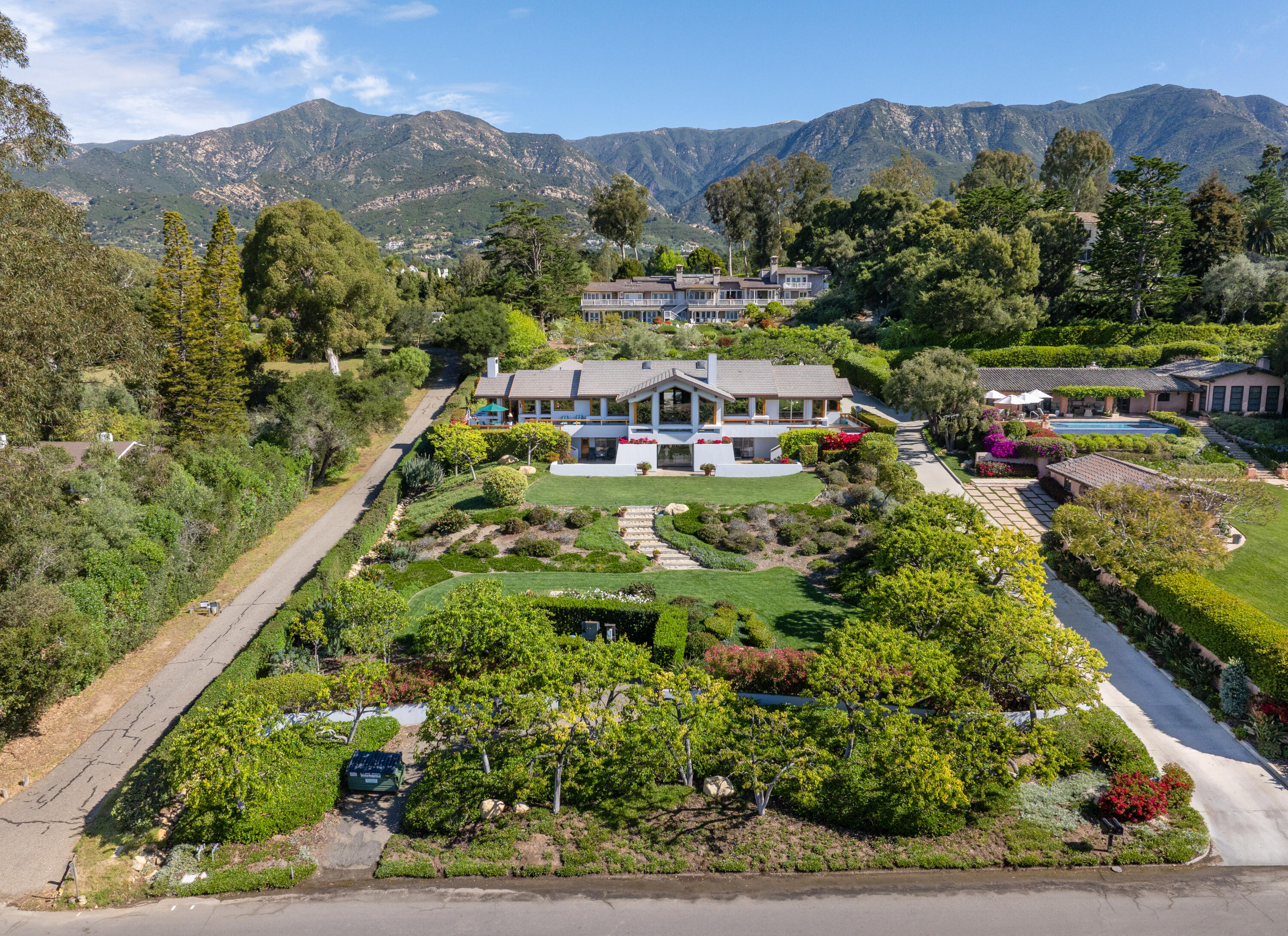 430 Santa Rosa Lane Montecito, CA 93108 - Photo 3 of 35 430 Santa Rosa Ln (4)