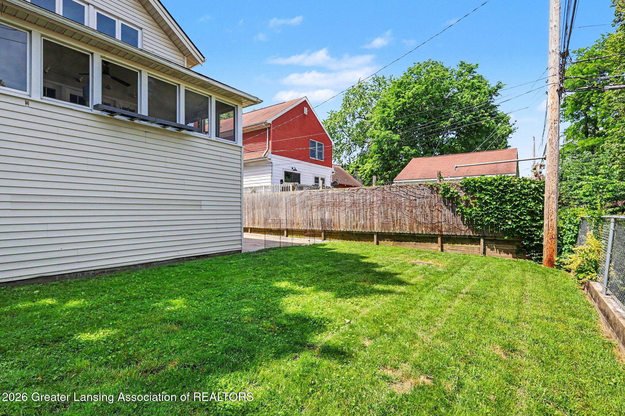1712 Osborn Road Lansing, MI 48915 - Photo 29 of 34 025_file_6171