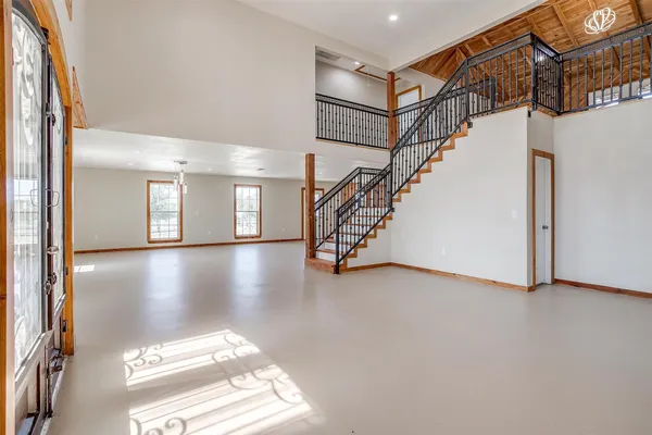 a view of entryway and hall