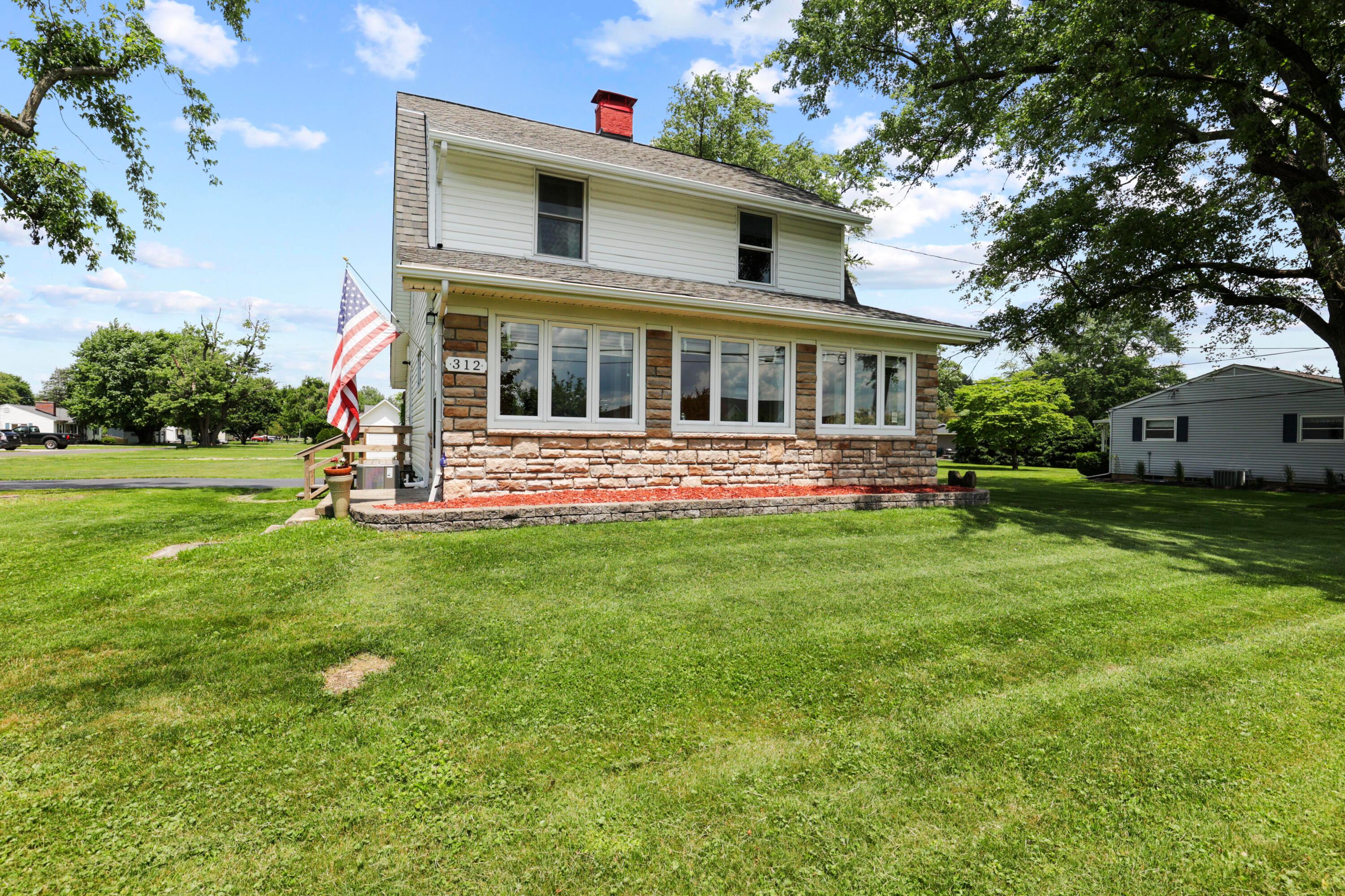 312 Goose Pond Road Newark, OH 43055 - Photo 2 of 43 0N4A9261