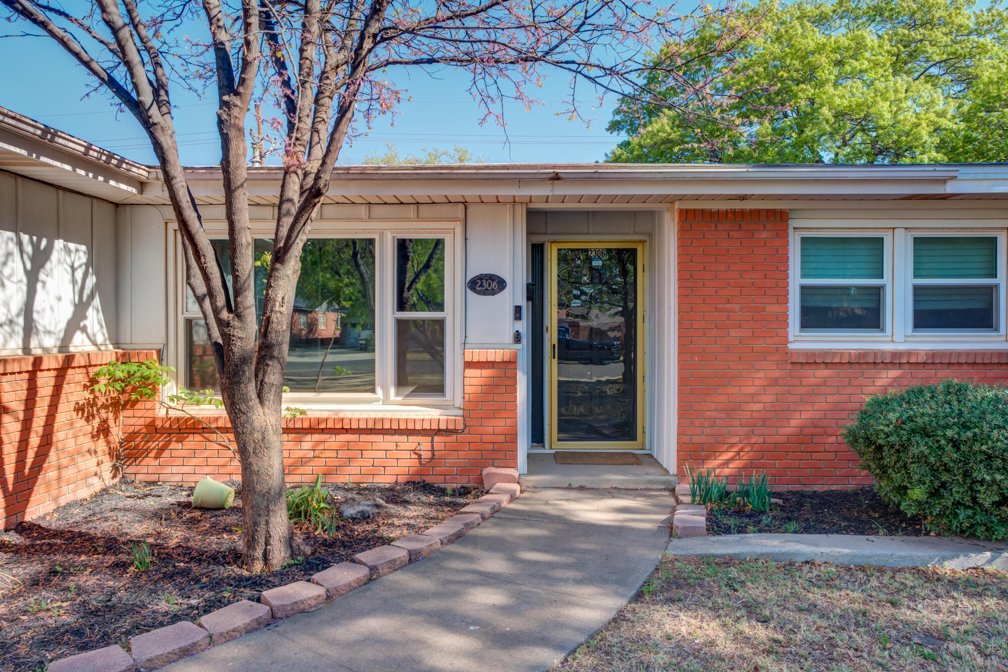 2306 55th Street Lubbock, TX 79412 - Photo 4 of 36 DSC03425_6_7_8_9
