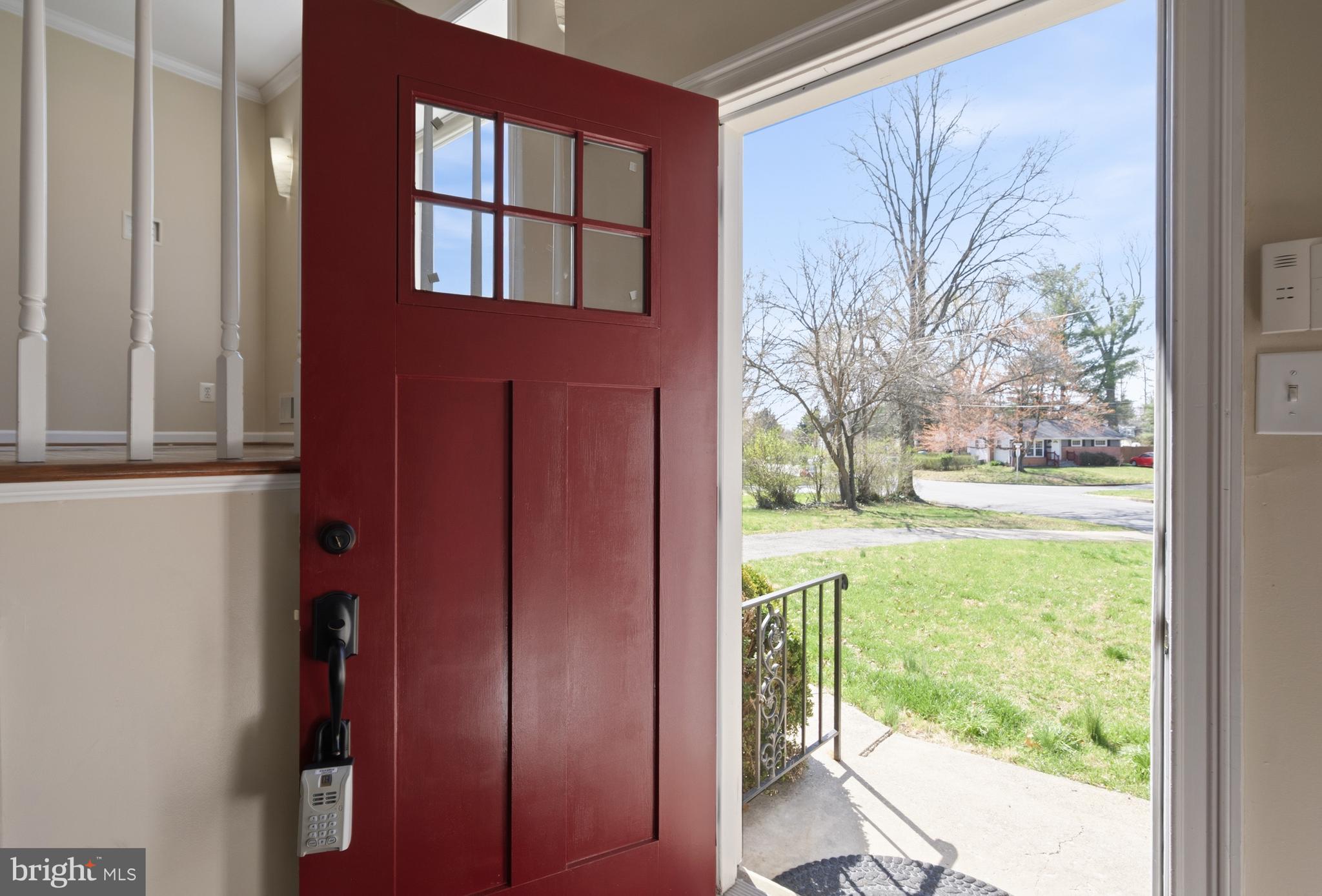124 Woodland Road Gaithersburg, MD 20877 - Photo 5 of 79 Gallery Image 5