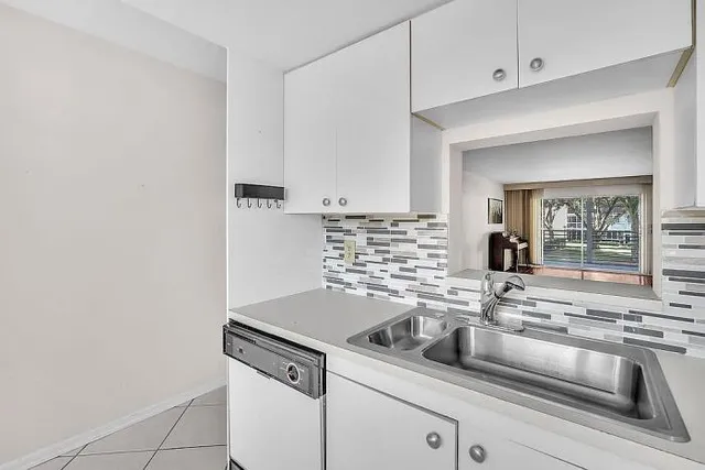 $115,000 | 2302 Lucaya Lane, Unit D2, Coconut Creek, FL 33066