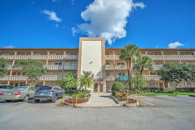 $115,000 | 2302 Lucaya Lane, Unit D2, Coconut Creek, FL 33066
