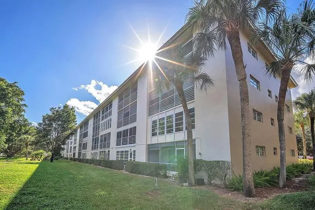 $115,000 | 2302 Lucaya Lane, Unit D2, Coconut Creek, FL 33066