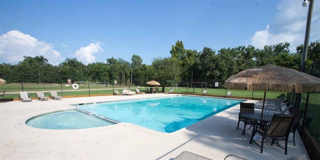 478 Center Drive Cleveland, TX 77327 - Photo 5 of 33 Community Pool