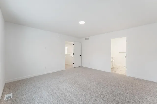 $589,580 | 7554 Upper 42nd Street North, Oakdale, MN 55128