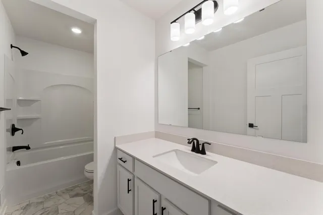 $589,580 | 7554 Upper 42nd Street North, Oakdale, MN 55128