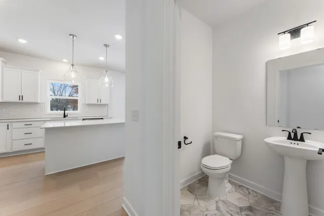 $589,580 | 7554 Upper 42nd Street North, Oakdale, MN 55128