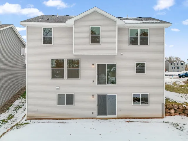 $589,580 | 7554 Upper 42nd Street North, Oakdale, MN 55128