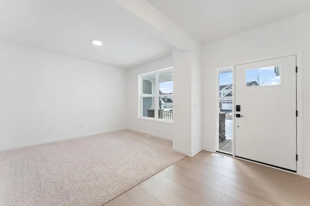 $589,580 | 7554 Upper 42nd Street North, Oakdale, MN 55128