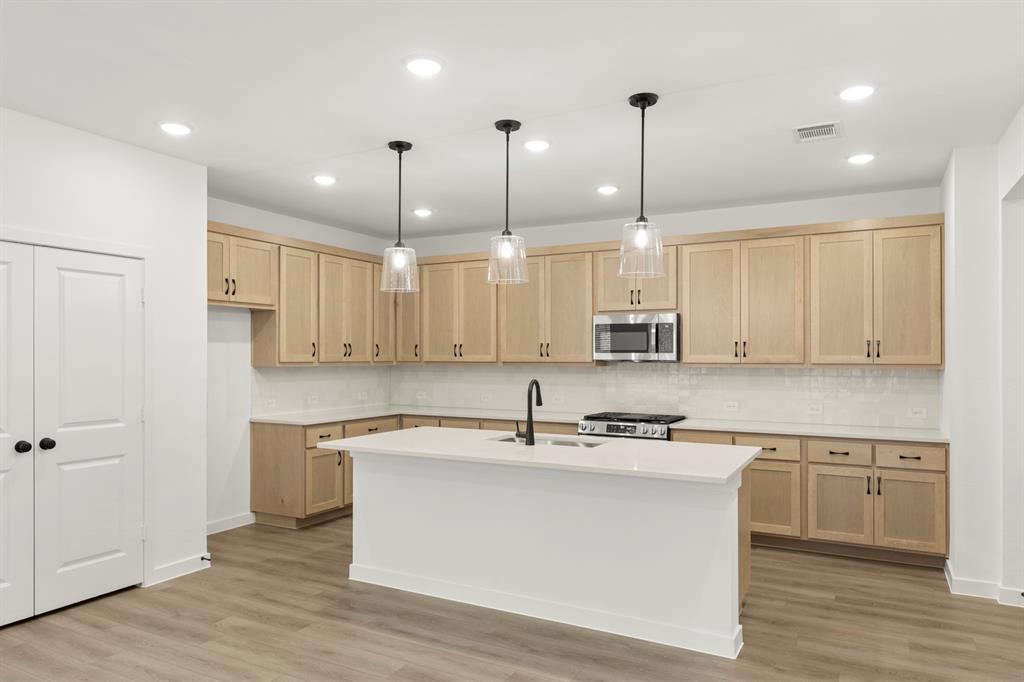 5909 Laurel Lk Lane Pilot Point, TX 76258 - Photo 7 of 27 07. 5909 Laurel Lake - Kitchen (2)