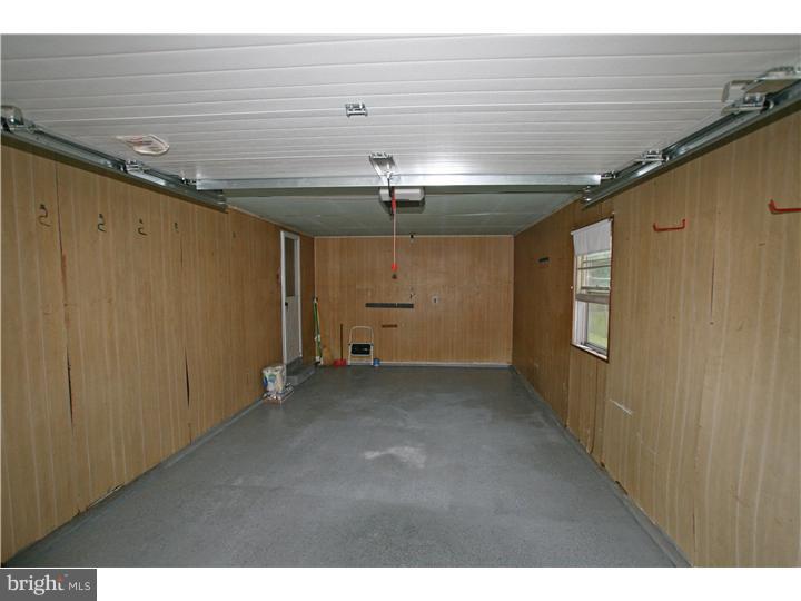 42 Red Mill Road Newark, DE 19711 - Photo 13 of 15 Garage