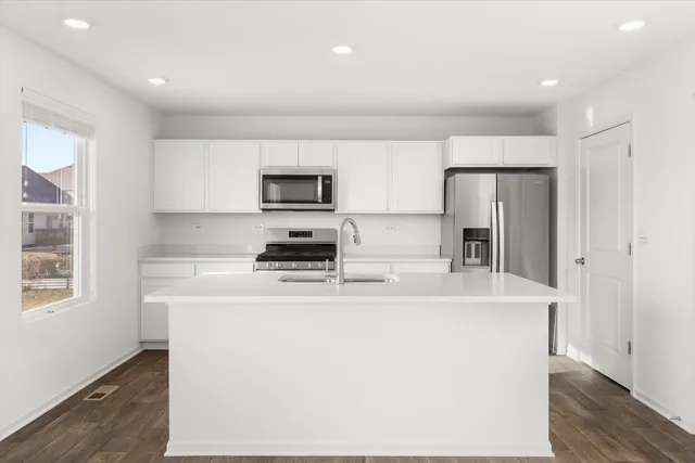 $395,000 | 6616 Hadrian Drive, Joliet, IL 60431