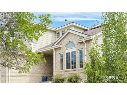 a view of entryway livingroom and hall