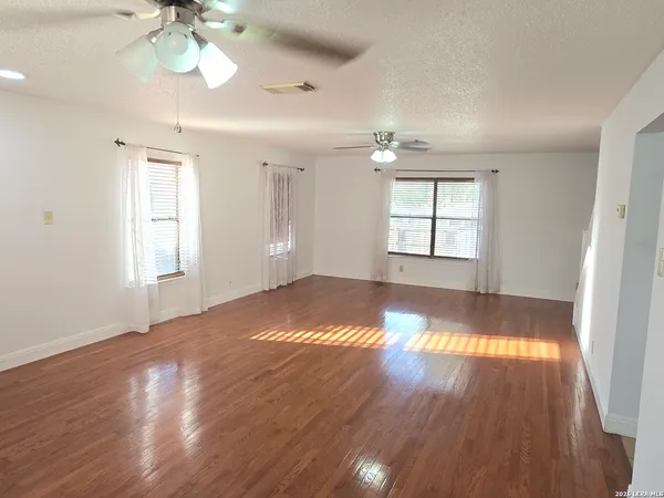 $1,700 | 9415 Silverfeather, San Antonio, TX 78254