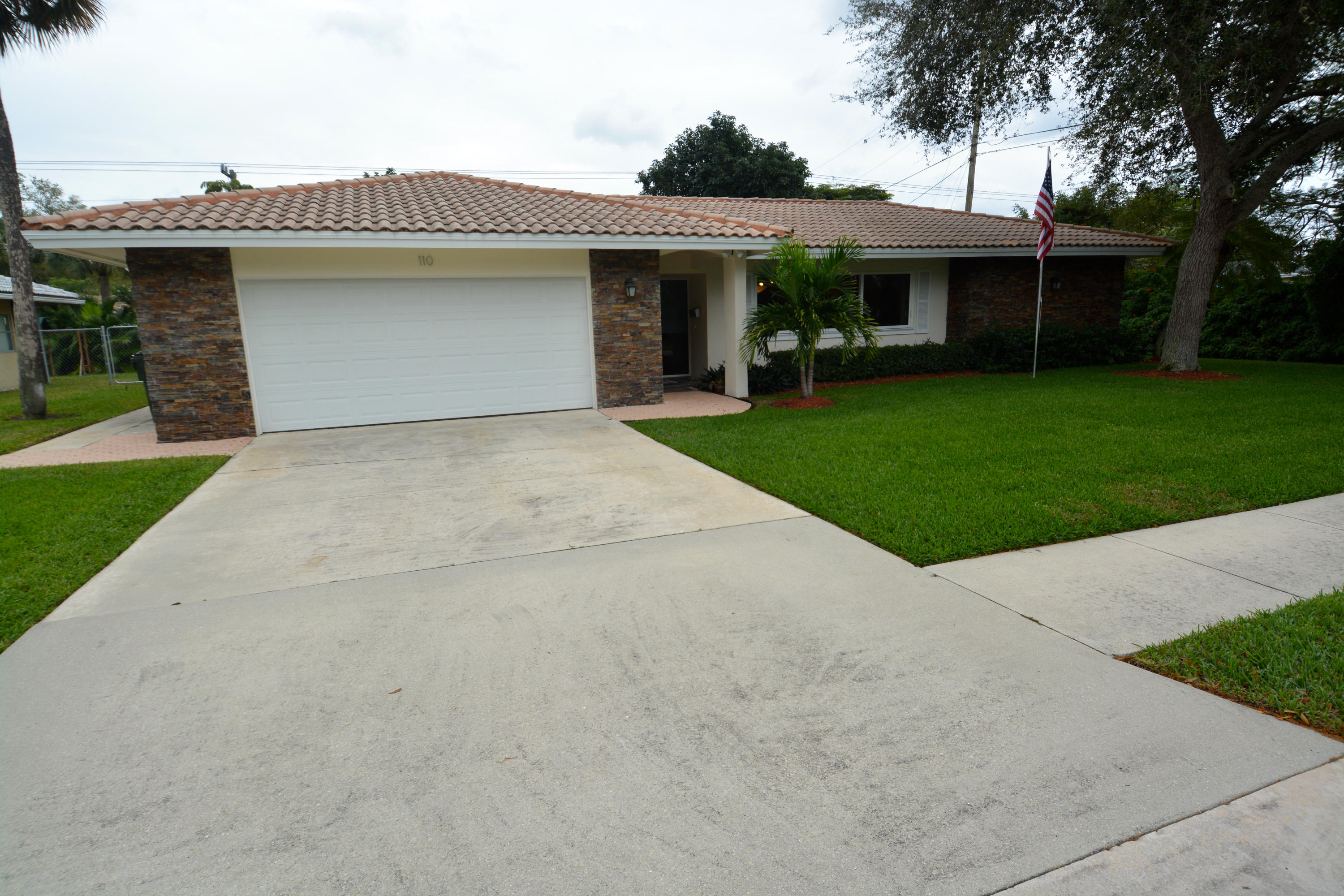 110 Southwest 9th Avenue Boca Raton, FL 33486 - Photo 2 of 32 DSC_0077