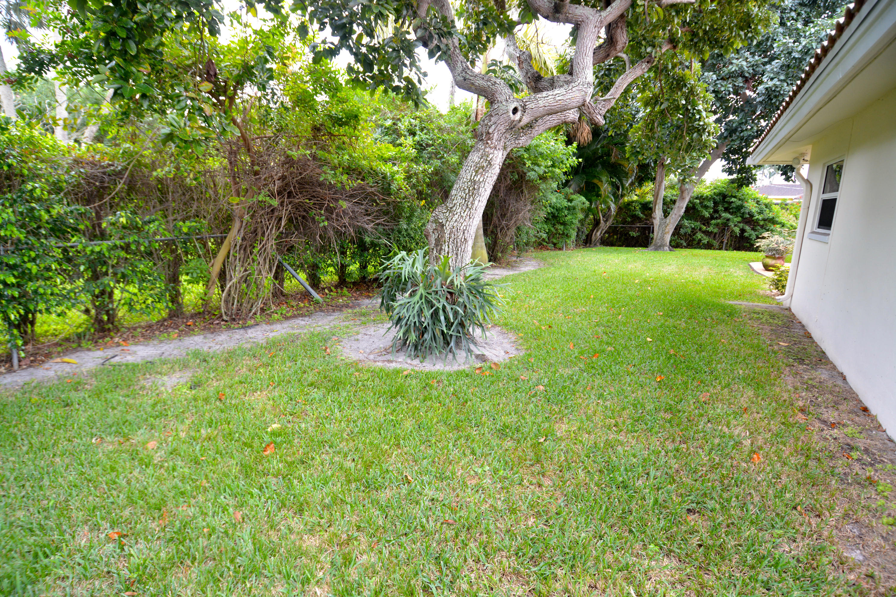 110 Southwest 9th Avenue Boca Raton, FL 33486 - Photo 26 of 32 DSC_0070