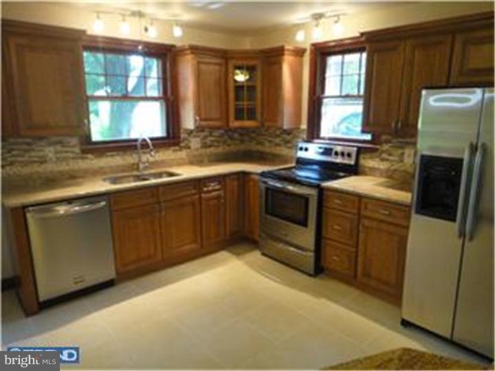 15157 Wayside Road Philadelphia, PA 19116 - Photo 12 of 20 Gallery Image 12