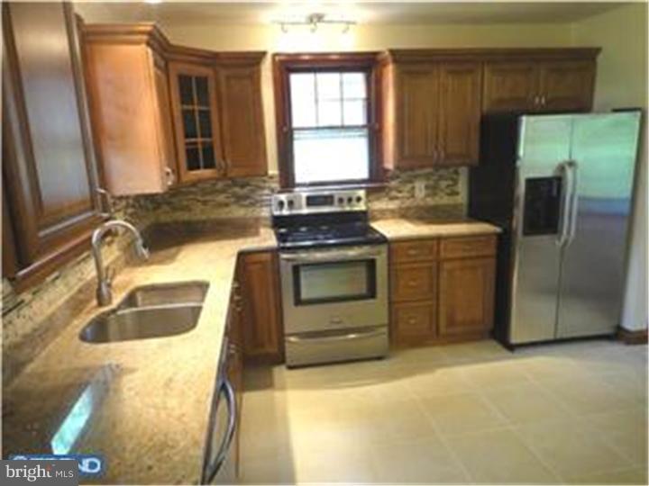 15157 Wayside Road Philadelphia, PA 19116 - Photo 14 of 20 Gallery Image 14