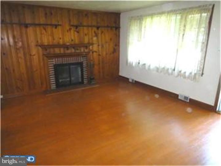 15157 Wayside Road Philadelphia, PA 19116 - Photo 6 of 20 Gallery Image 6