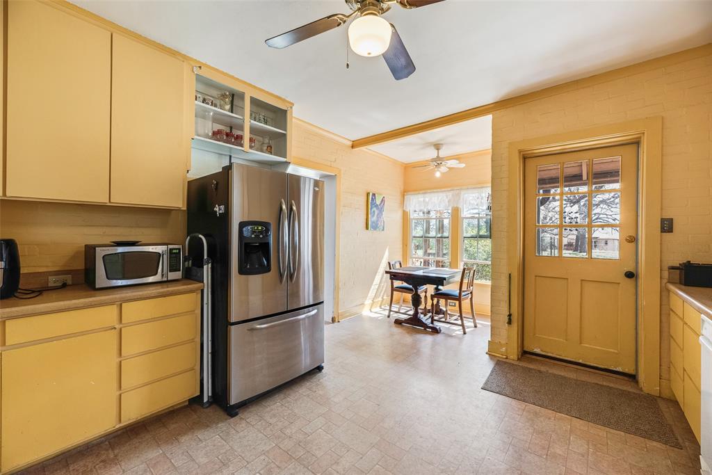 508 Martin Lane Euless, TX 76040 - Photo 13 of 34