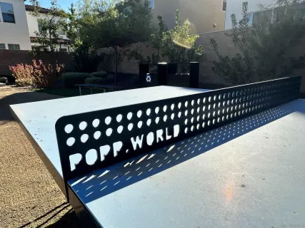 a view of a back yard