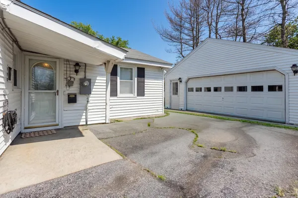 $275,000 | 148 Thornton Road, Bangor, ME 04401